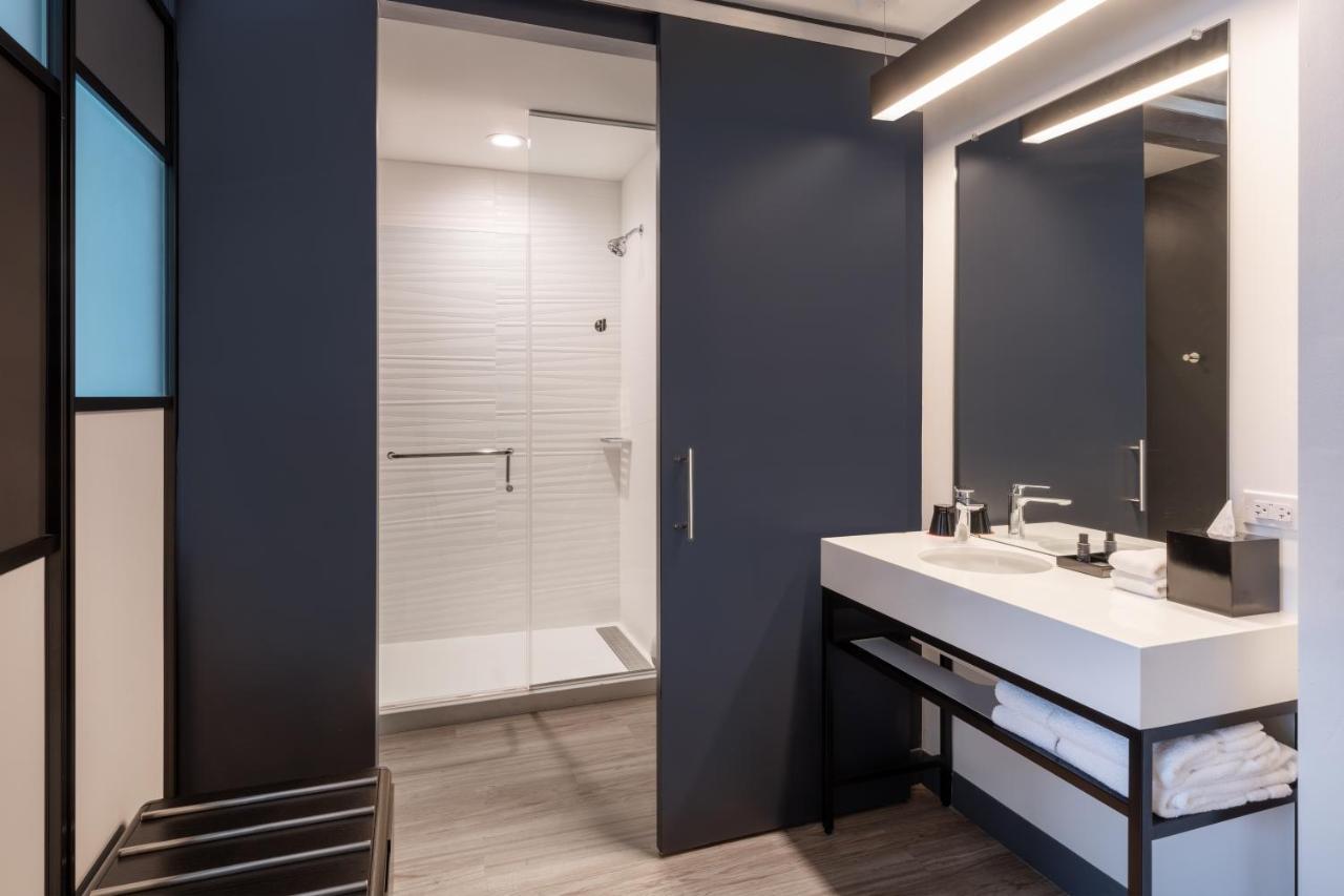 Отель Aloft Austin South Экстерьер фото