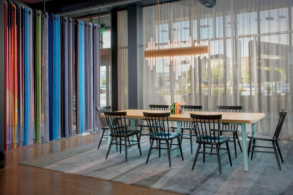 Отель Aloft Austin South Экстерьер фото